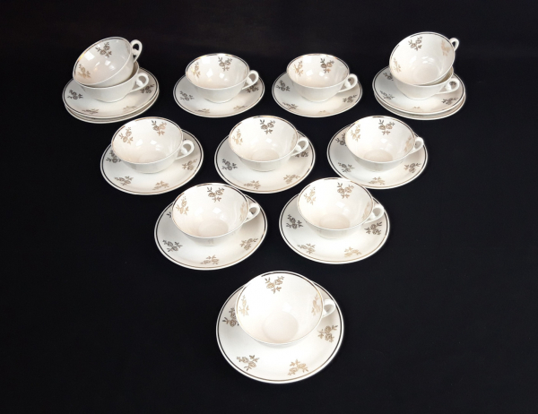 Service a café en porcelaine 12 tasses n°8749