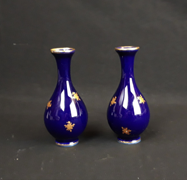 Paire de petits vases en porcelaine de Limogesn°8799