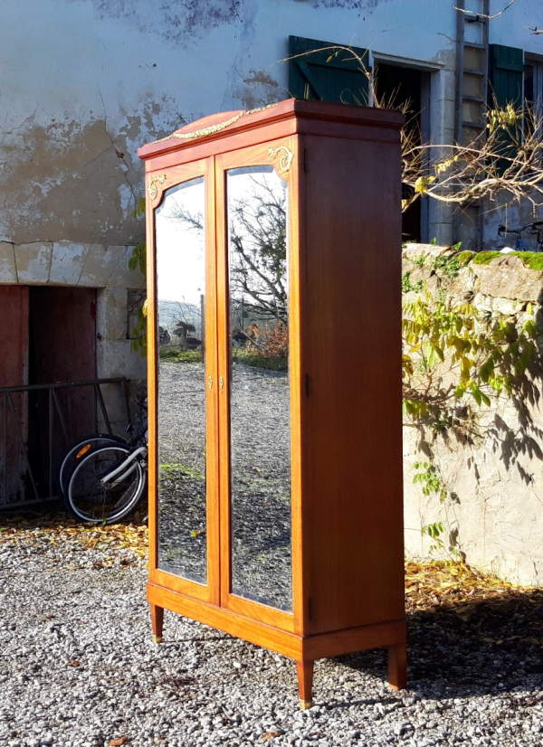 Ancienne armoire en acajou style Louis XVI n°8849