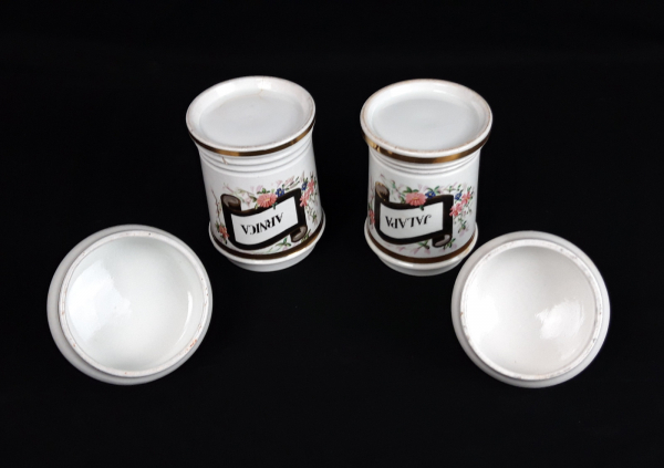 Lot de 2 anciens pots a pharmacie n°2404