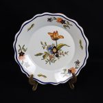 Assiette en faience / Tulipe / n°2602