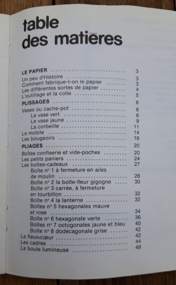 Livre d'occasion / Travaux en papier / n°7125