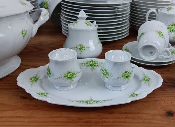 Service de table en porcelaine de Limoges n°2974