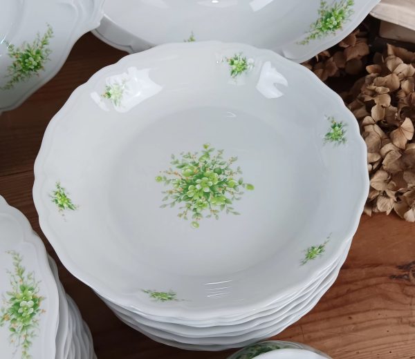 Service de table en porcelaine de Limoges n°2974