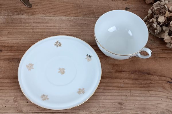 Tasse a petit déjeuner en porcelaine n°10236