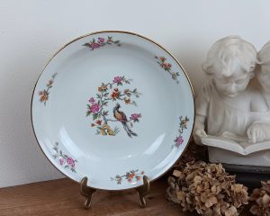 Ancien plat en porcelaine n°10290