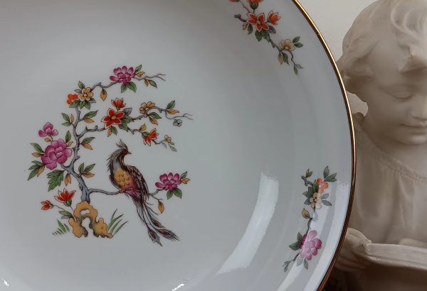 Ancien plat en porcelaine n°10290