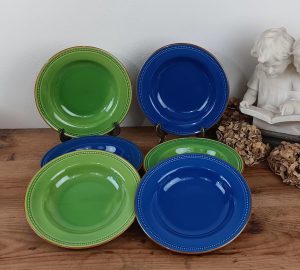 Lot de 6 assiettes en céramique n°10328 *