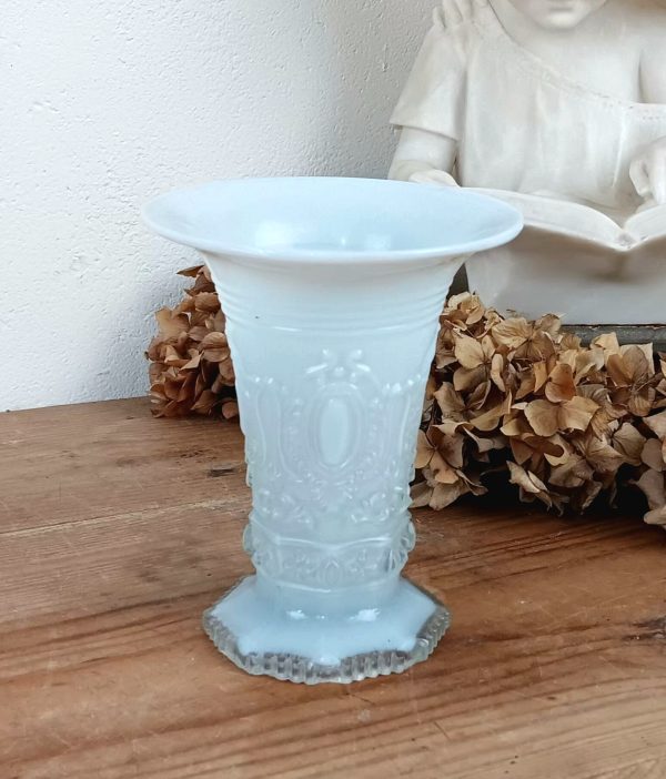 Ancien vase en opaline de foire n°10360 *