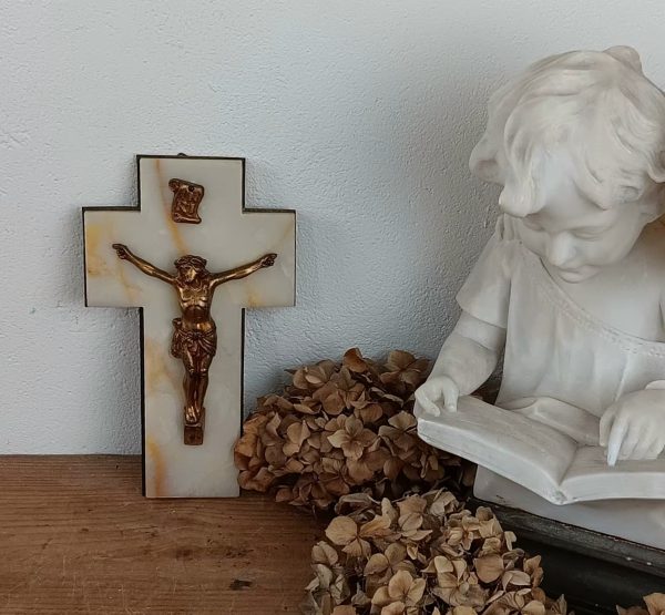 Ancien crucifix en marbre n°10409 *