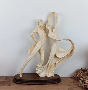 Statue / couple de danseurs / n°10446