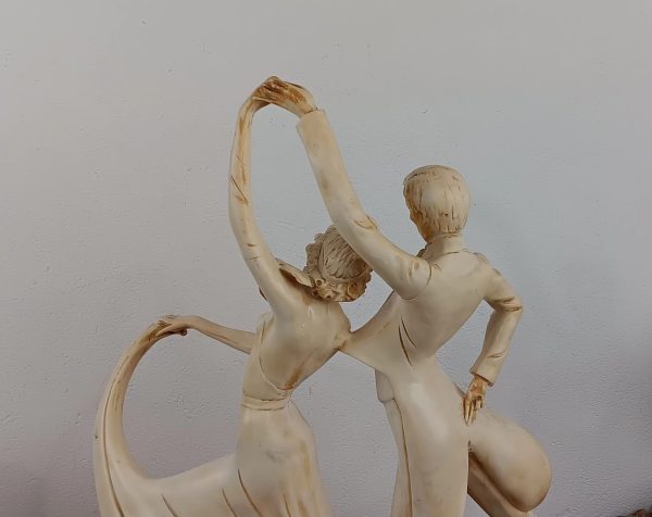 Statue / couple de danseurs / n°10446