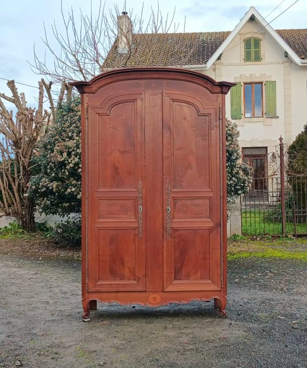 Ancienne armoire Louis XV en noyer avec incrustations n°10498