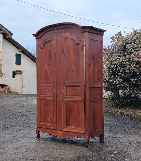 Ancienne armoire Louis XV en noyer avec incrustations n°10498