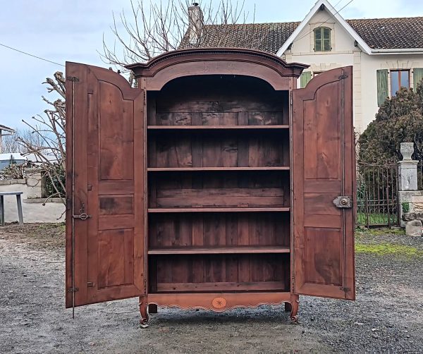 Ancienne armoire Louis XV en noyer avec incrustations n°10498