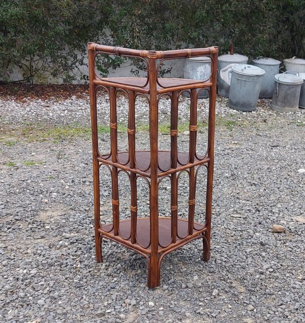 Etagère d'angle vintage en rotin n°10574