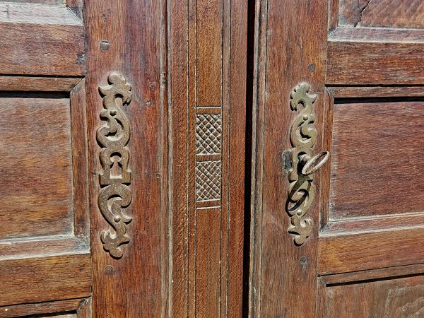 Ancienne armoire / Lingère / Louis XV en chêne n°10787