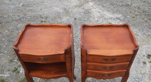 Paire de chevets n°10840