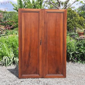 Ancienne paire de portes d'armoire en noyer n°10888