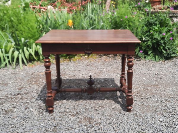 Ancienne table a écrire en noyer / Bureau / n°10990