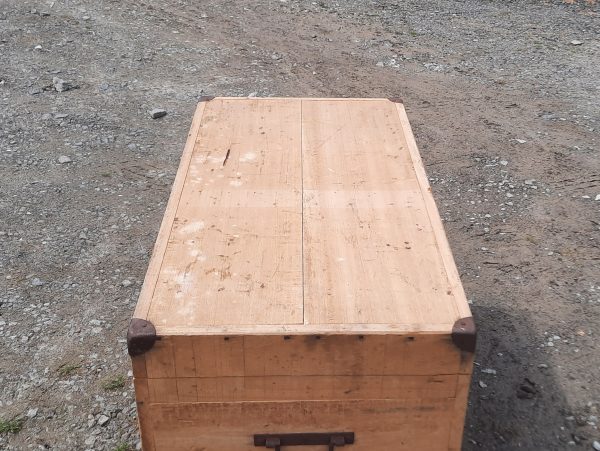 Ancienne grande caisse en bois exotique n°11025