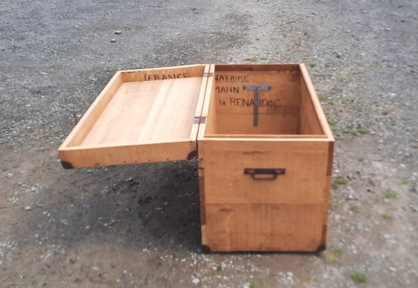 Ancienne grande caisse en bois exotique n°11025