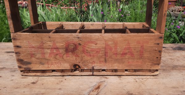 Ancienne caisse en bois pour bouteilles Margnat n°11029