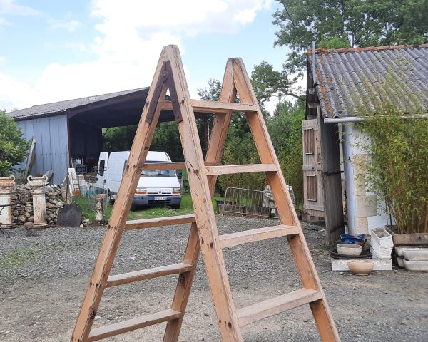 Ancienne échelle de peintre en bois n°11031