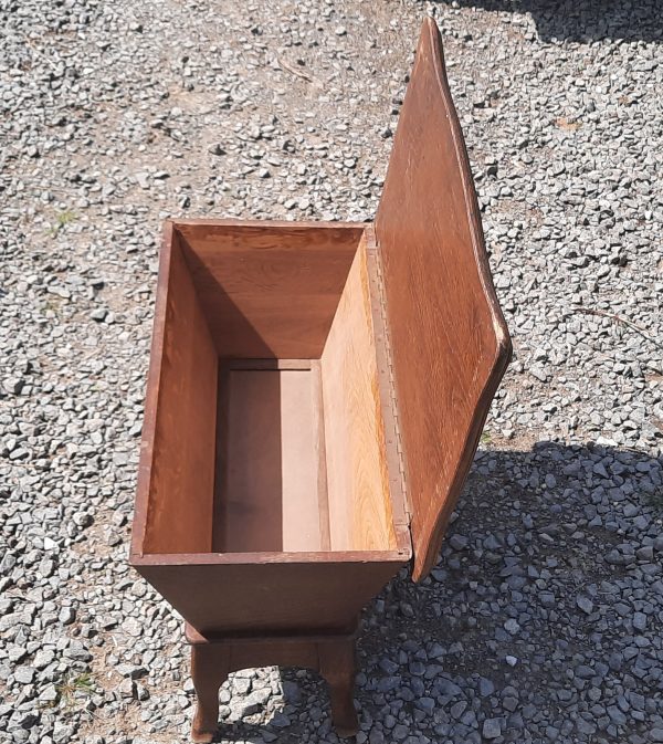 Ancien petit coffre a couture en chêne n°11032