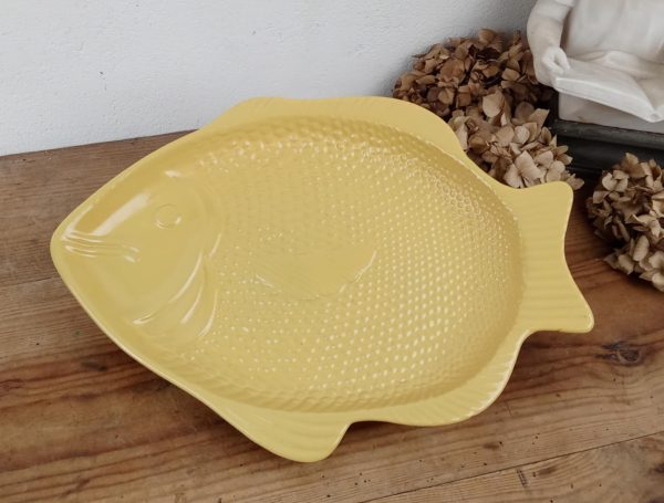 Plat vintage jaune / Poisson / n°10856