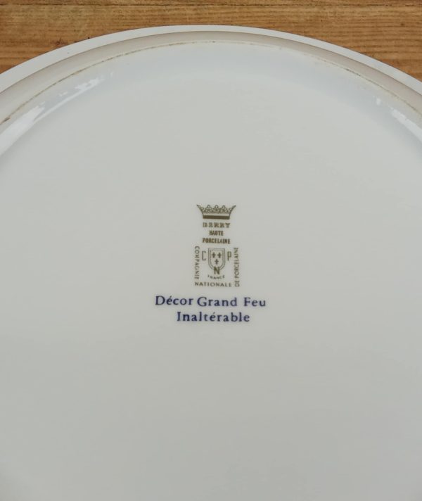 Plat rond en porcelaine / Berry / Ispahan / n°10864
