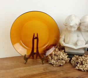 Plat vintage / Verre ambré / n°10849