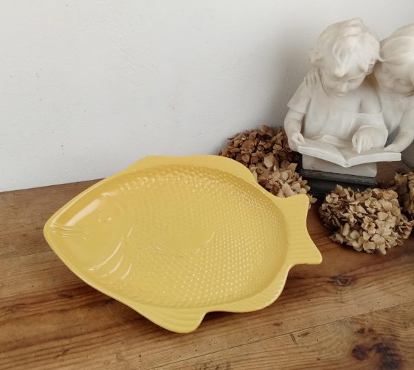 Plat vintage jaune / Poisson / n°10856