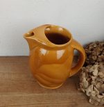Pichet vintage en barbotine n°10855