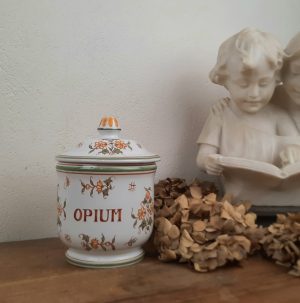 Pot couvert Opium / Martres Tolosane / n°11000