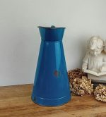 Ancien grand broc en tôle émaillée n°11100
