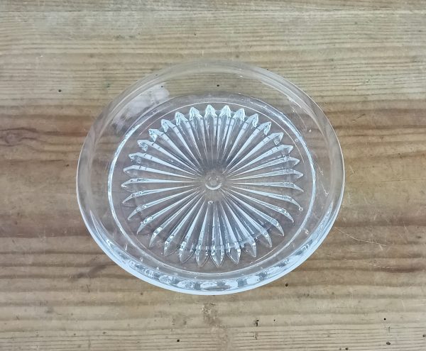Ancien dessous de bouteille en verre moulé pressé n°11110