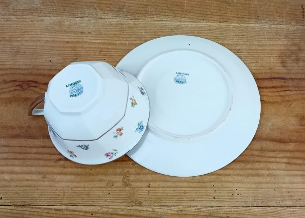 Tasse a petit déjeuner en porcelaine de Limoges n°11106 // Réservée //