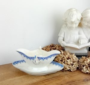 Ancienne saucière / Terre de fer / n°11115