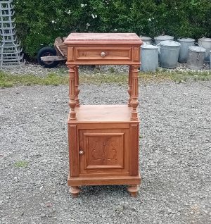 Ancien chevet en noyer n°11147