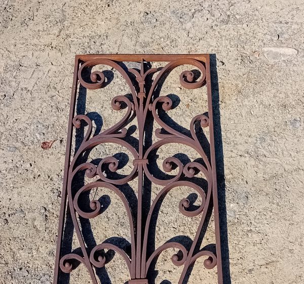 Paire d'anciennes grilles en fer forgé n°11152