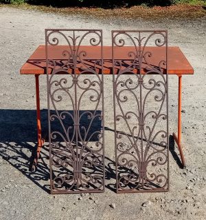 Paire d'anciennes grilles en fer forgé n°11152