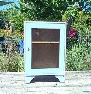 Armoire de poupée / Meuble vintage n°11158