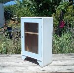 Armoire de poupée / Meuble vintage n°11158