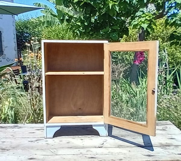 Armoire de poupée / Meuble vintage n°11158