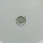 Service de table en porcelaine / Blanc et or / 57 pièces / n°11208