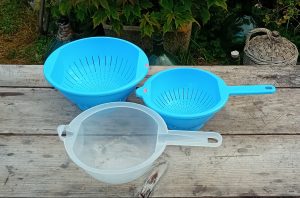Lot de 2 passoires neuves SNIPS n°11207