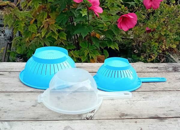 Lot de 2 passoires neuves SNIPS n°11207