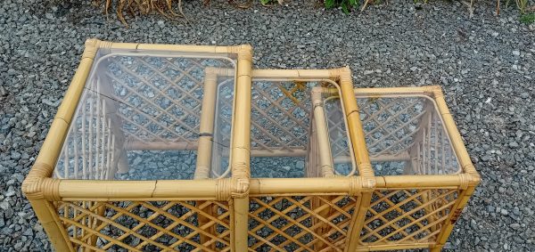 Tables gigognes vintages en rotin n°11300