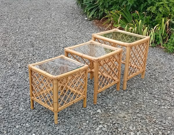 Tables gigognes vintages en rotin n°11300